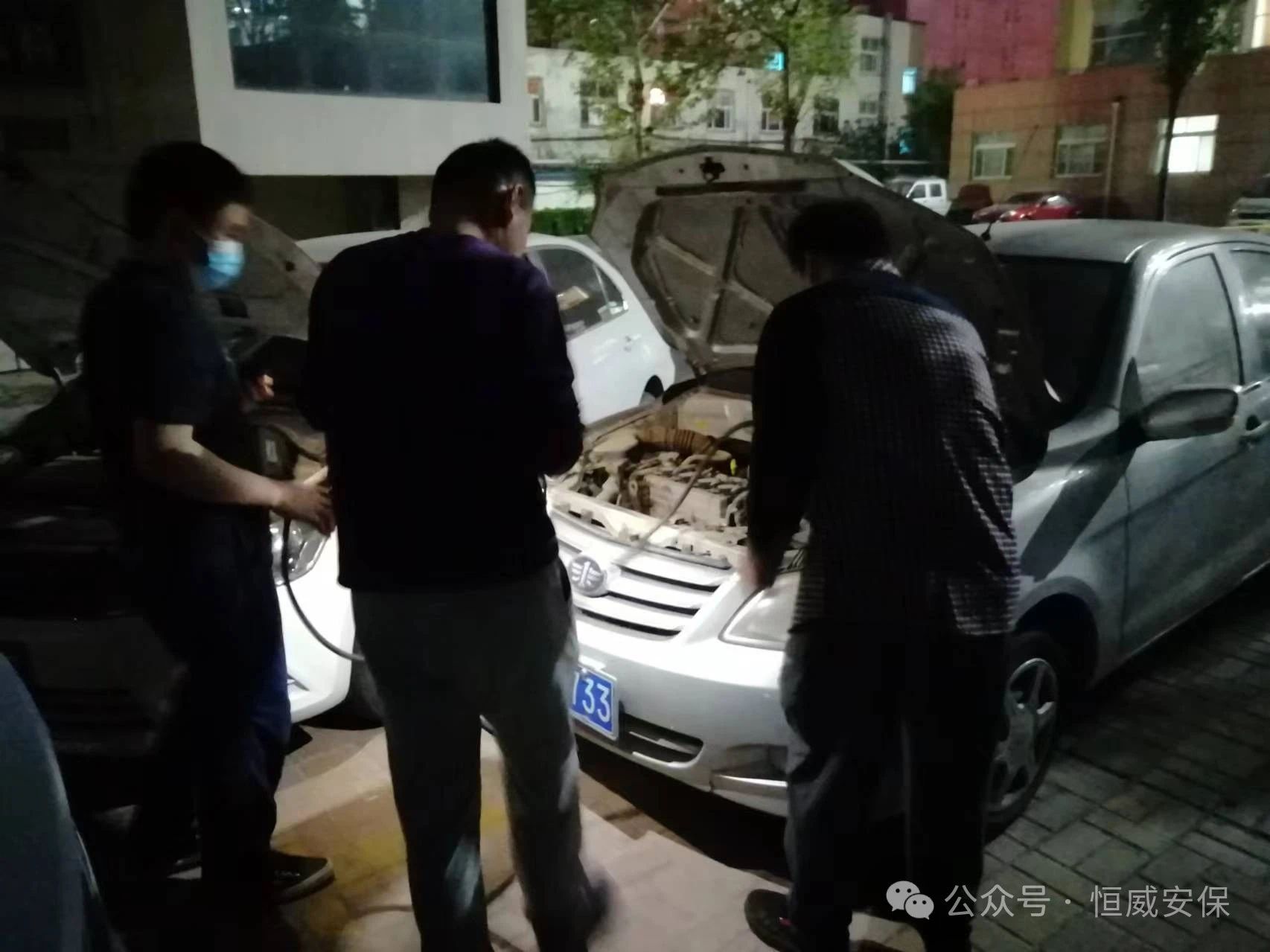 【凡人微光】传递正能量，平凡塑仁心|恒威保安的温暖瞬间